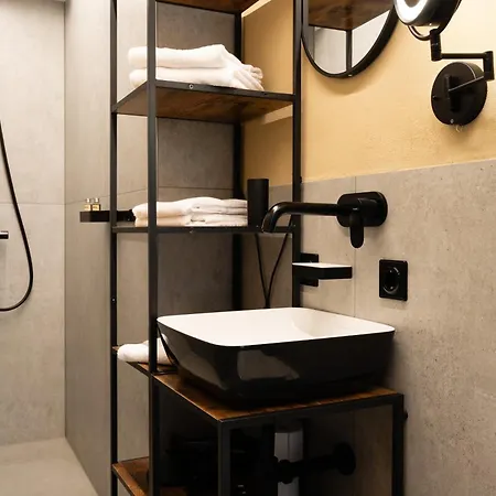 Flora Und Fauna By Kamelu Gengenbach